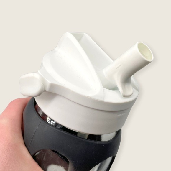 Life Factory Glass Water Bottle in Black Silicone Sleeve Straw Lid 20 oz 600 ml - Picture 4 of 8